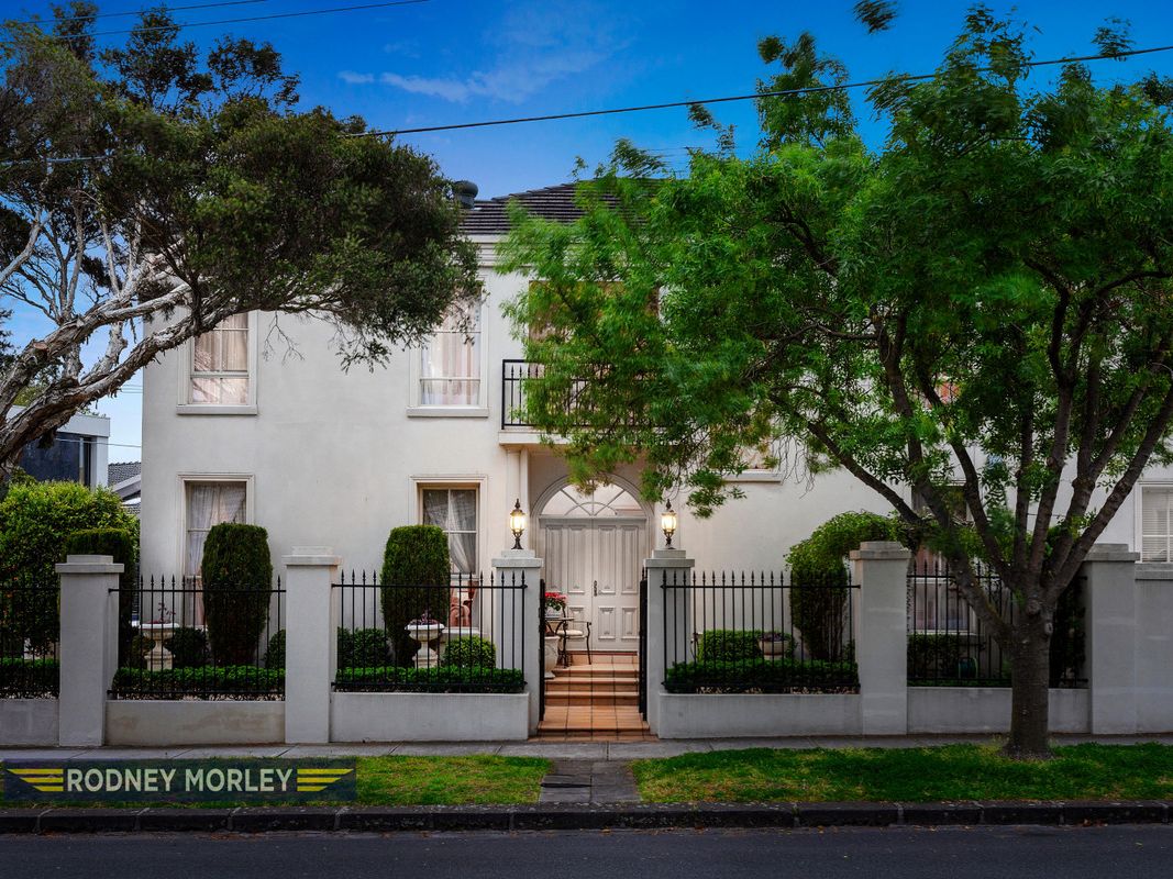 1/18 Orrong Crescent CAULFIELD NORTH