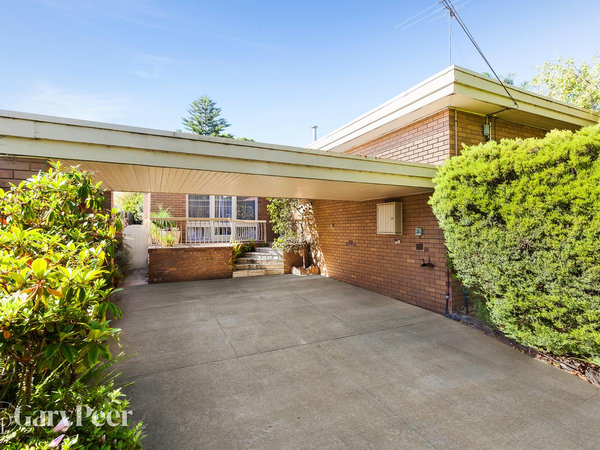 1/2 Newlyn Street CAULFIELD
