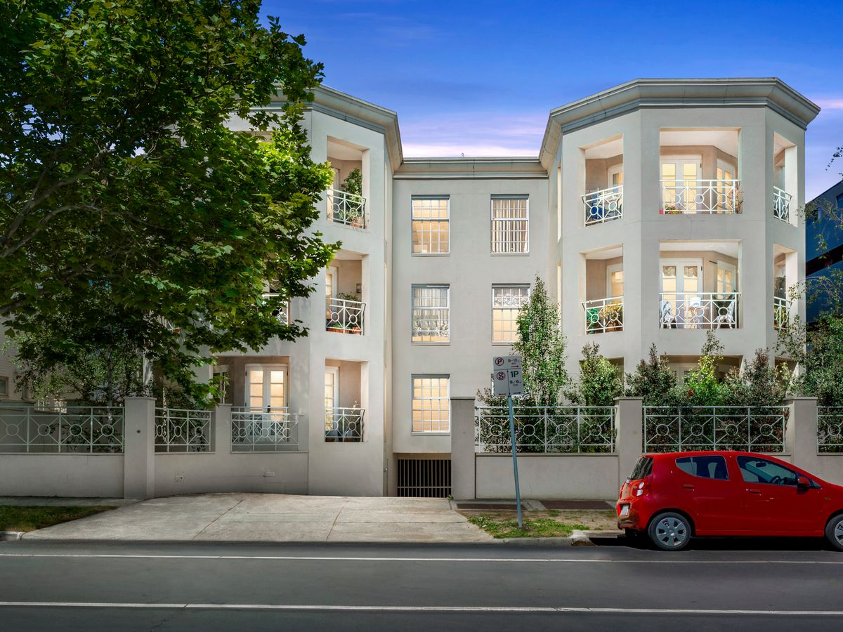 10/30 The Avenue PRAHRAN