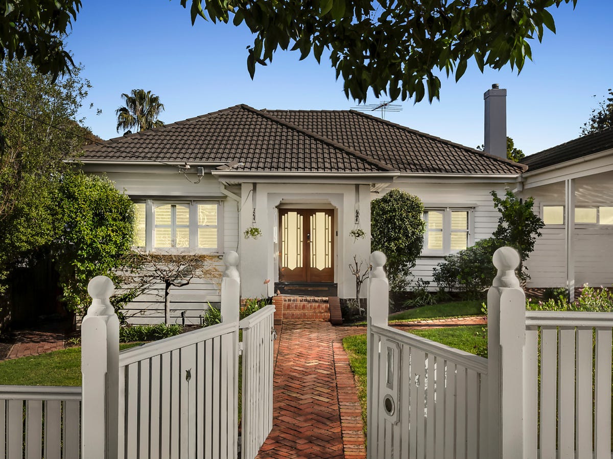 10 Hilltop Avenue GLEN IRIS