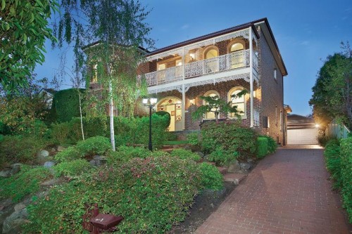 10 Neath Street SURREY HILLS