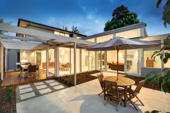 10 Queen Street SURREY HILLS