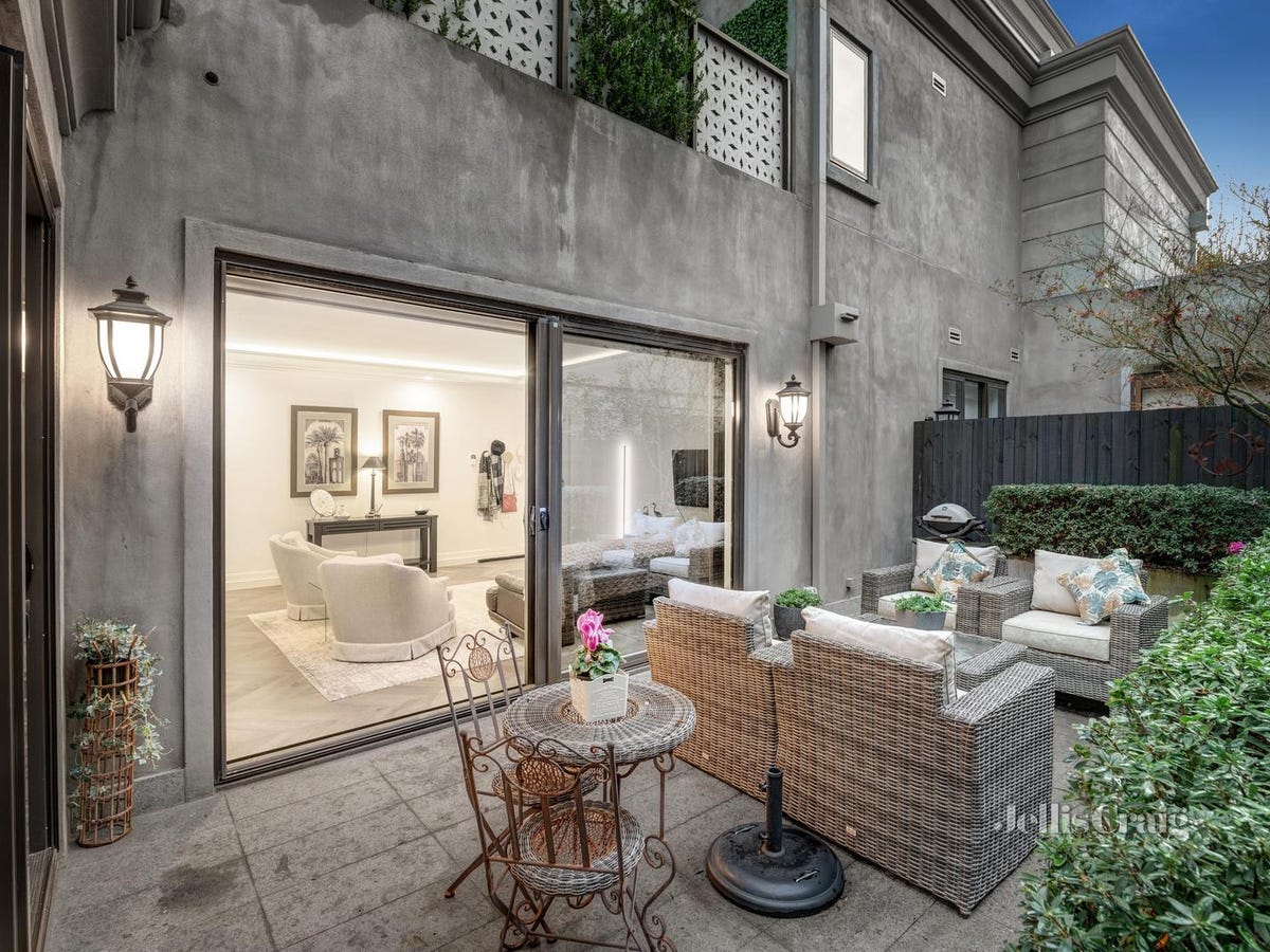 11/343-345 Glenferrie Road MALVERN