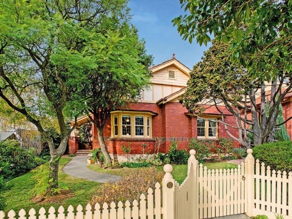 11 Cliff Street ESSENDON