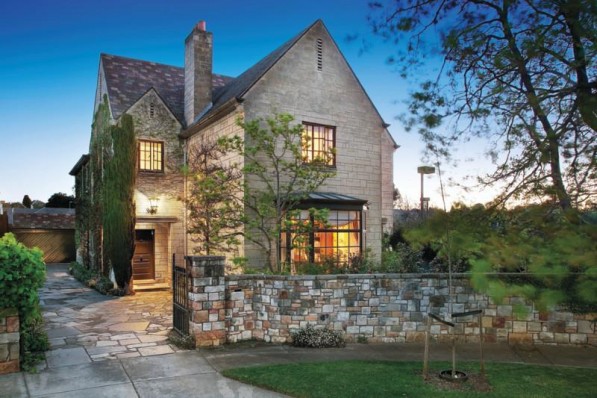 11 Grosvenor Court TOORAK