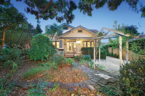 11 Irymple Avenue KEW EAST