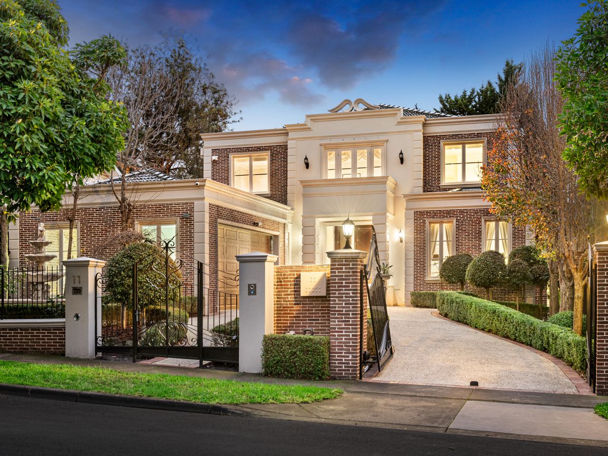 11 Kalimna Street BALWYN