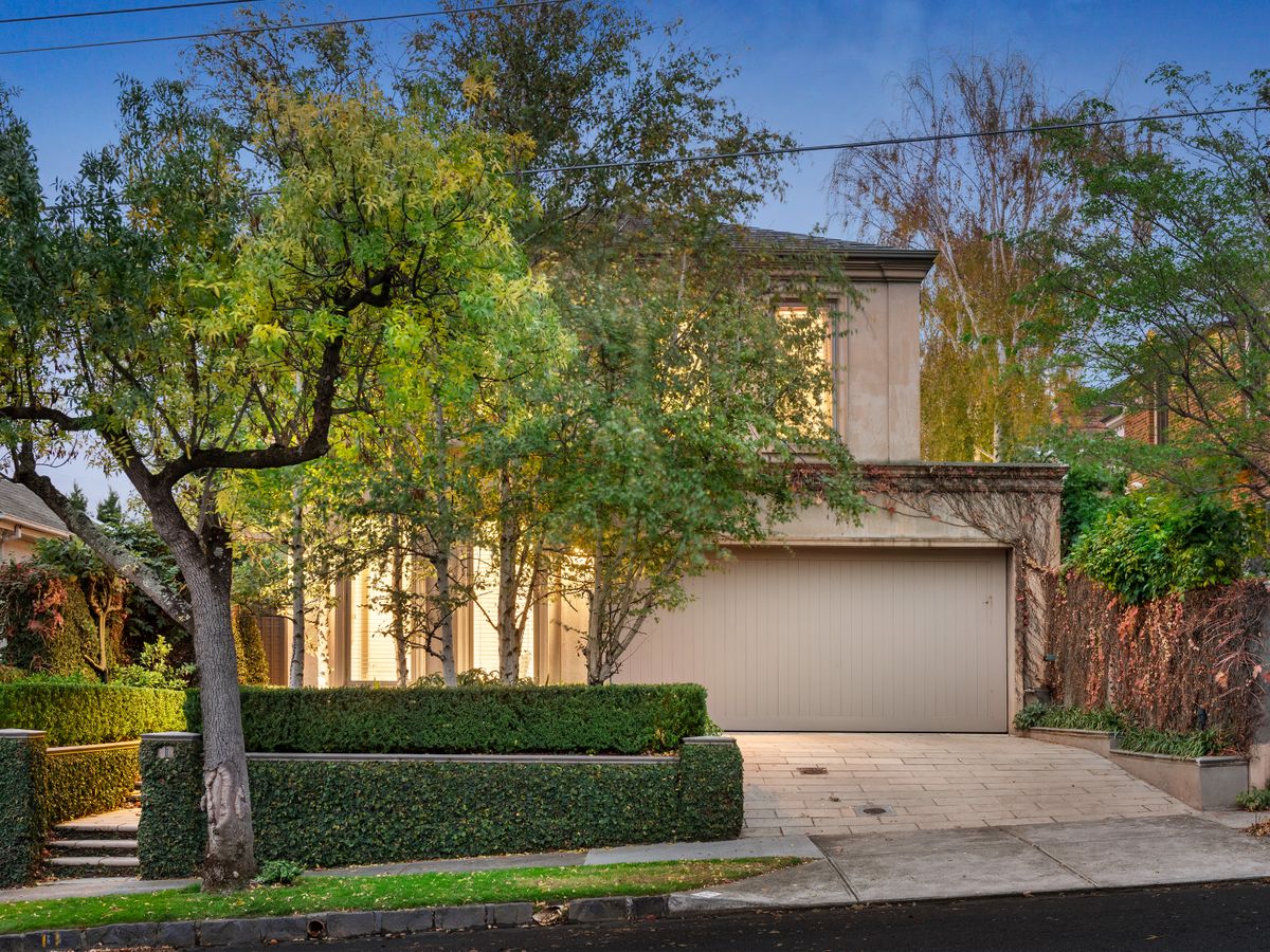 11 Millicent Avenue TOORAK