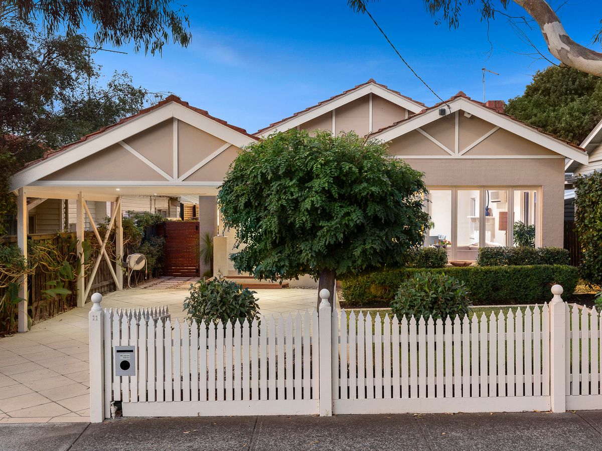 11 Retreat Road HAMPTON