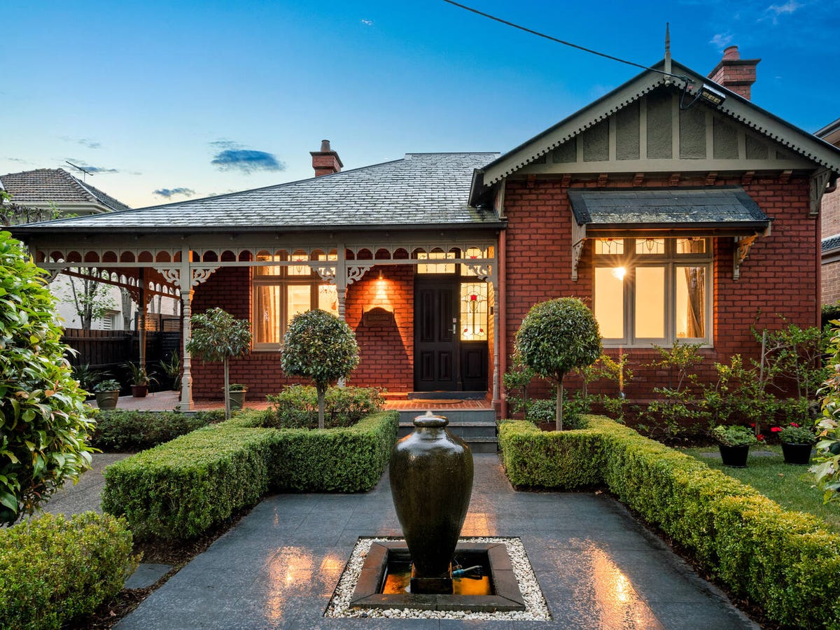 11 Ross Street KEW
