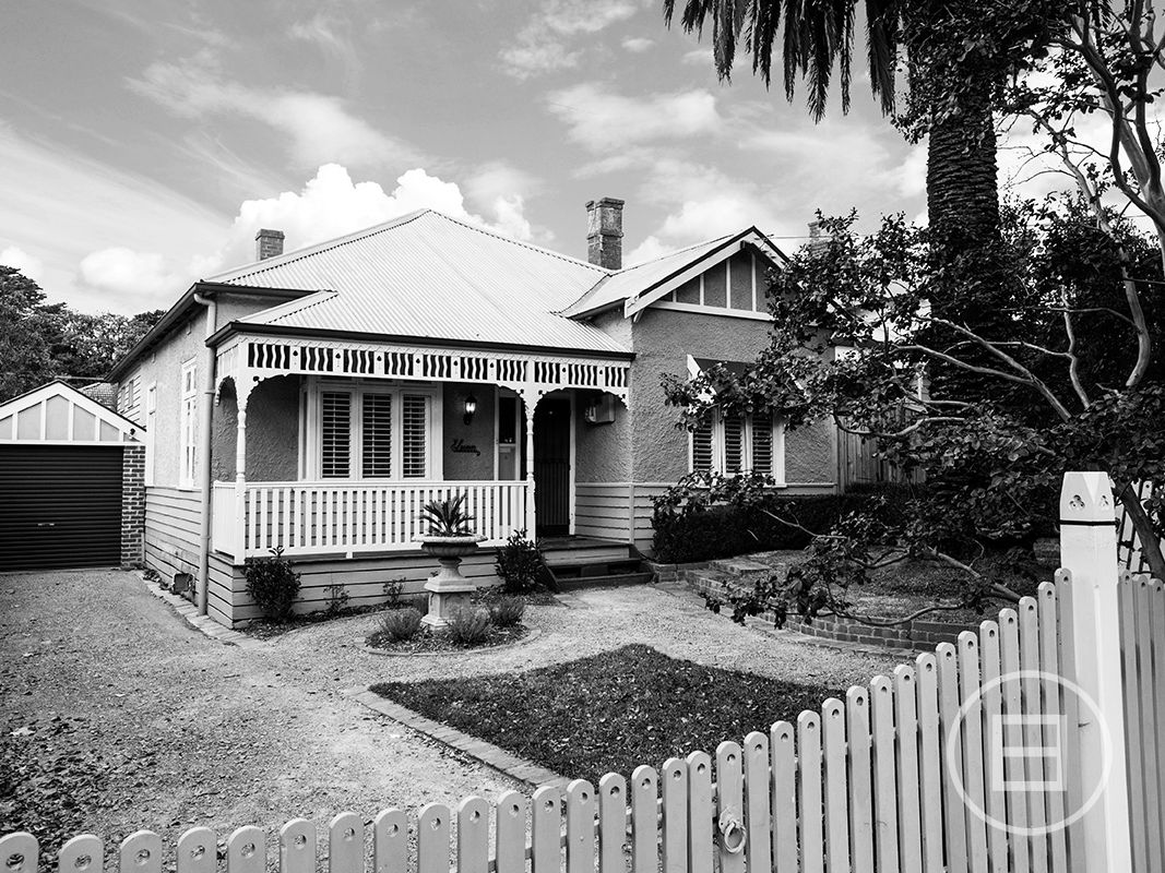 11 Suffolk Road SURREY HILLS