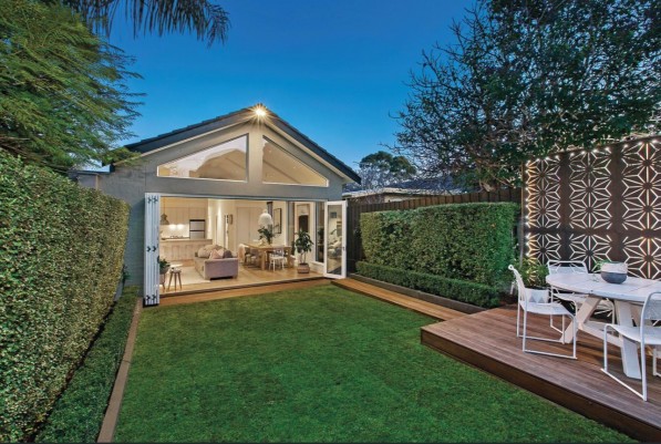 11 Young Street GLEN IRIS (Stonnington)