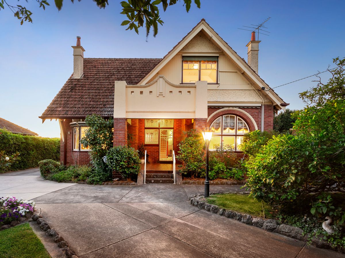 1209 Burke Road KEW