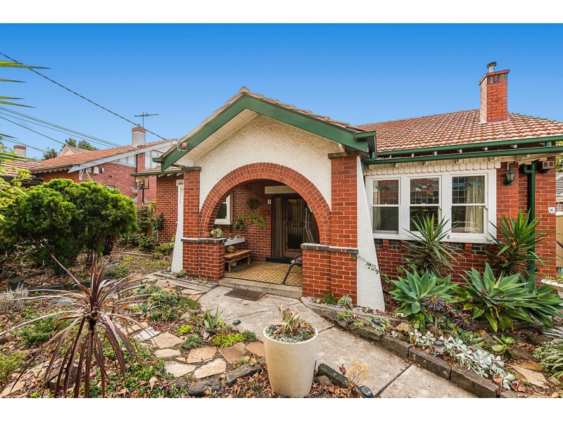 12 Holroyd Avenue ST KILDA EAST