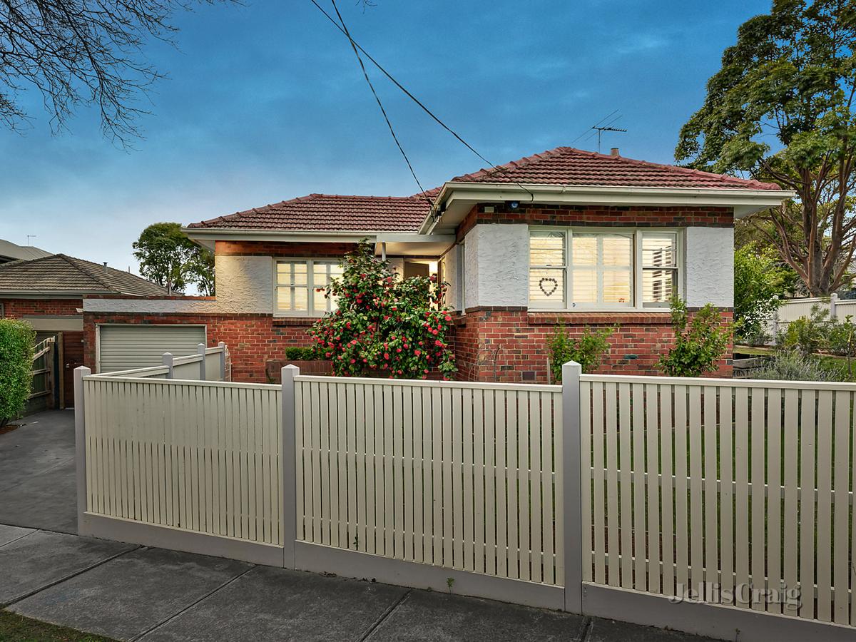 12 Park Road SURREY HILLS