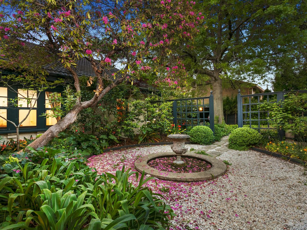 12 Russell Street TOORAK
