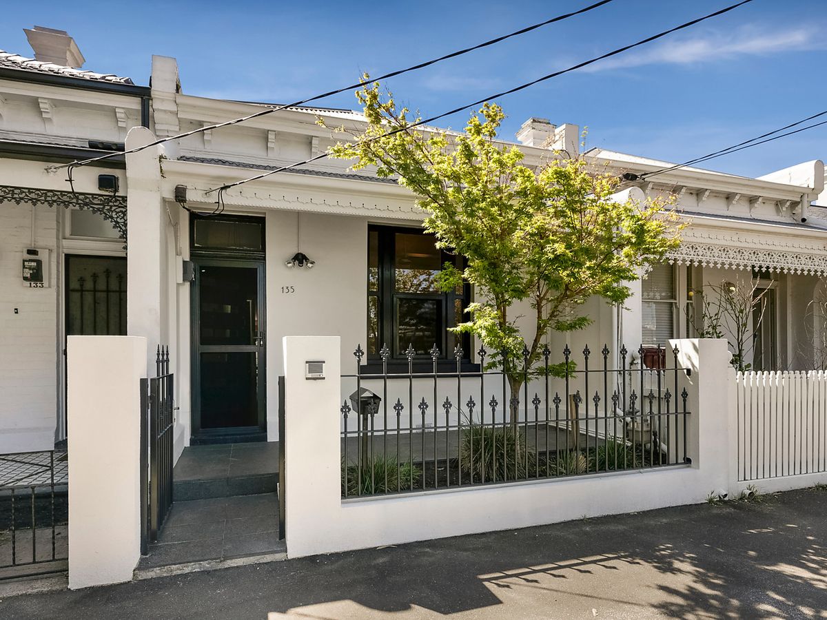 135 Danks Street ALBERT PARK