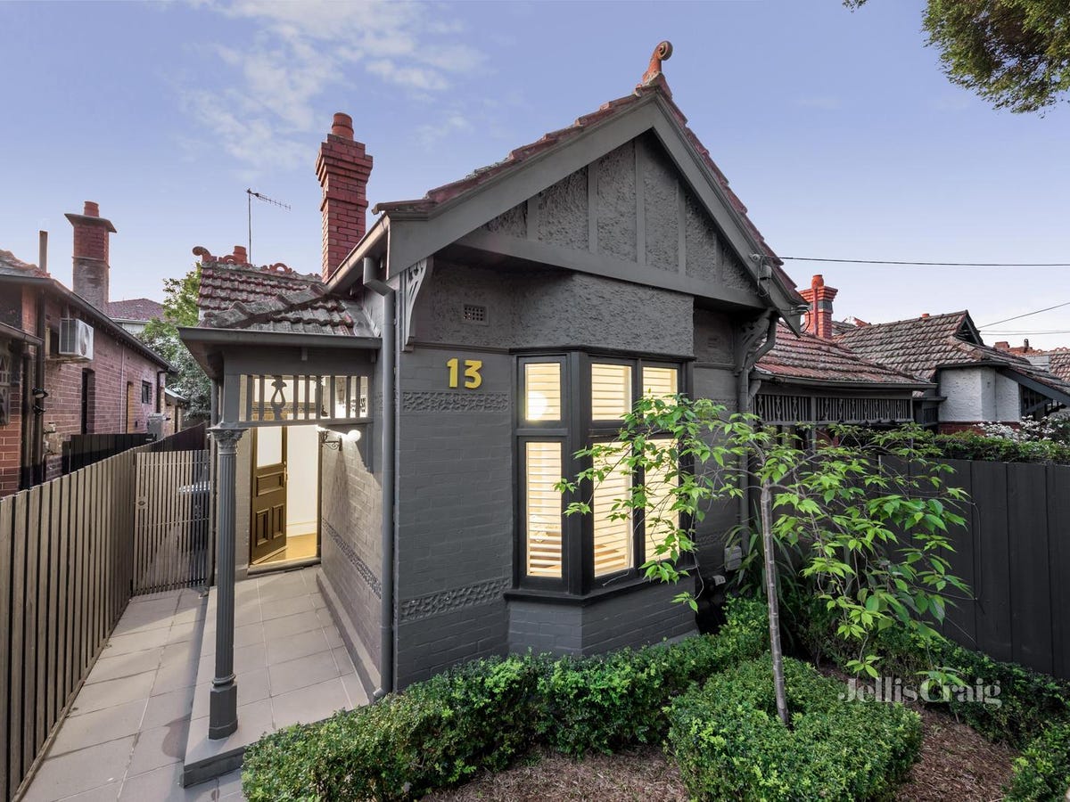 13 Chomley Street PRAHRAN