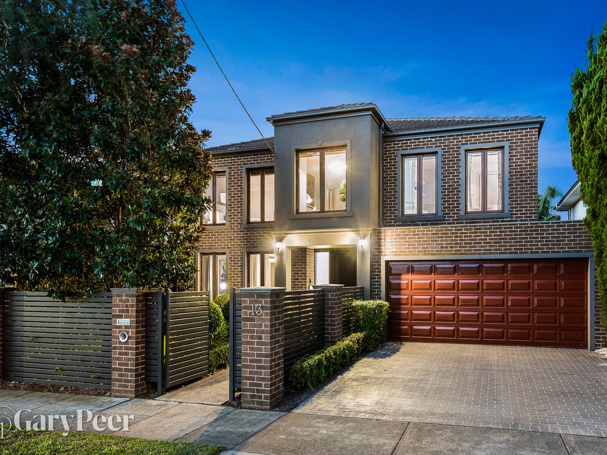 13 Curraweena Road CAULFIELD SOUTH