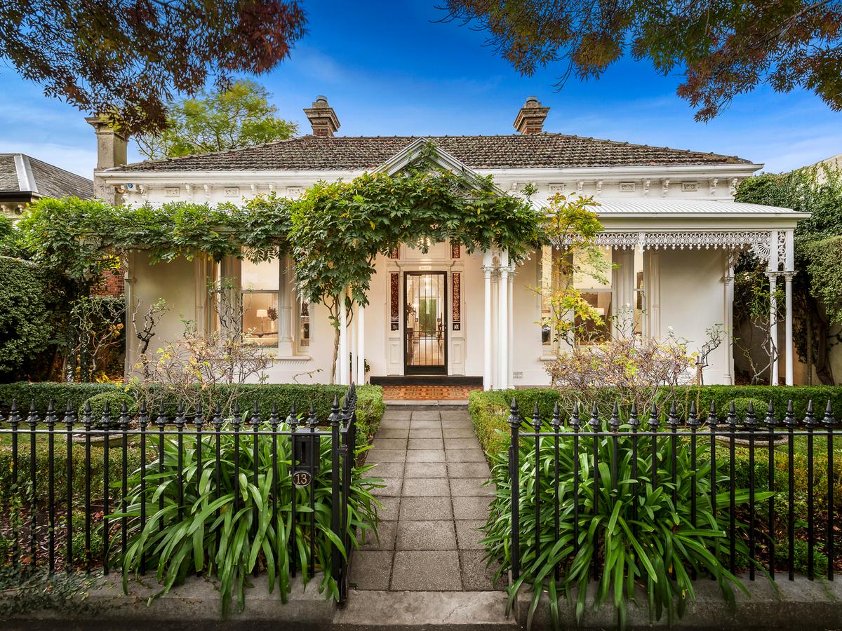 13 Evelina Road TOORAK