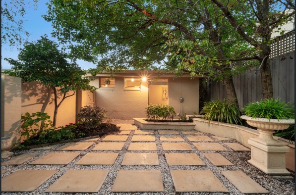 13 Middle Road CAMBERWELL