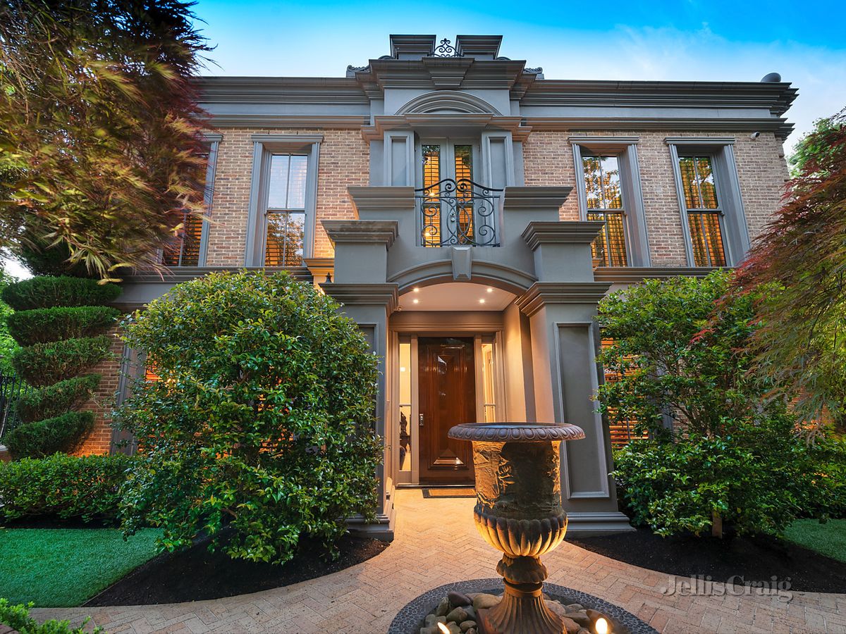 13 Monomeath Avenue CANTERBURY