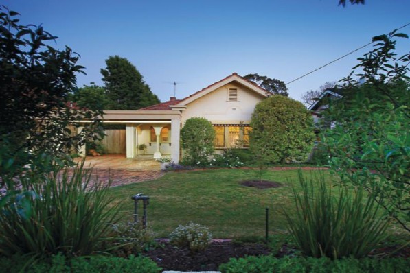 13 Orrong Crescent CAMBERWELL