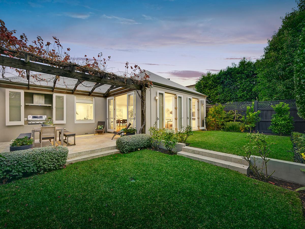 14 Airlie Avenue PRAHRAN EAST