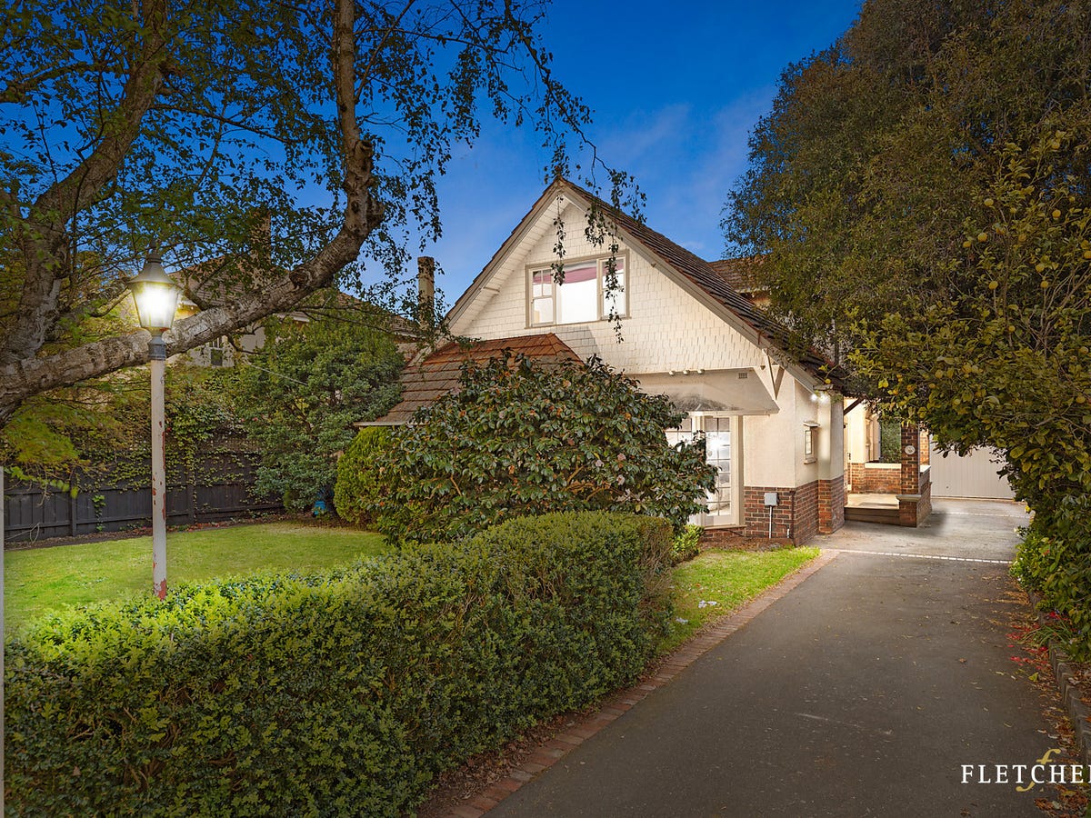 14 Bradford Avenue KEW