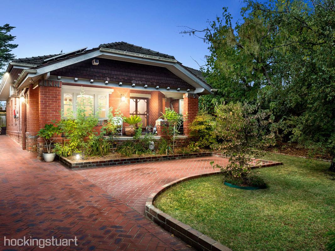 14 Clapham Street BALWYN