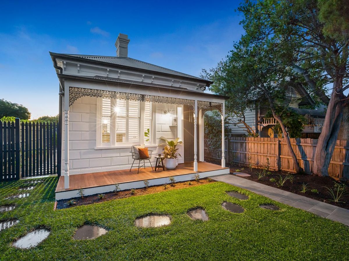 15 Deakin Street MALVERN EAST