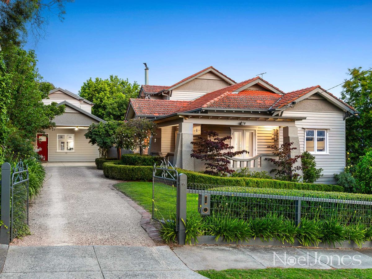 15 Drewett Street SURREY HILLS