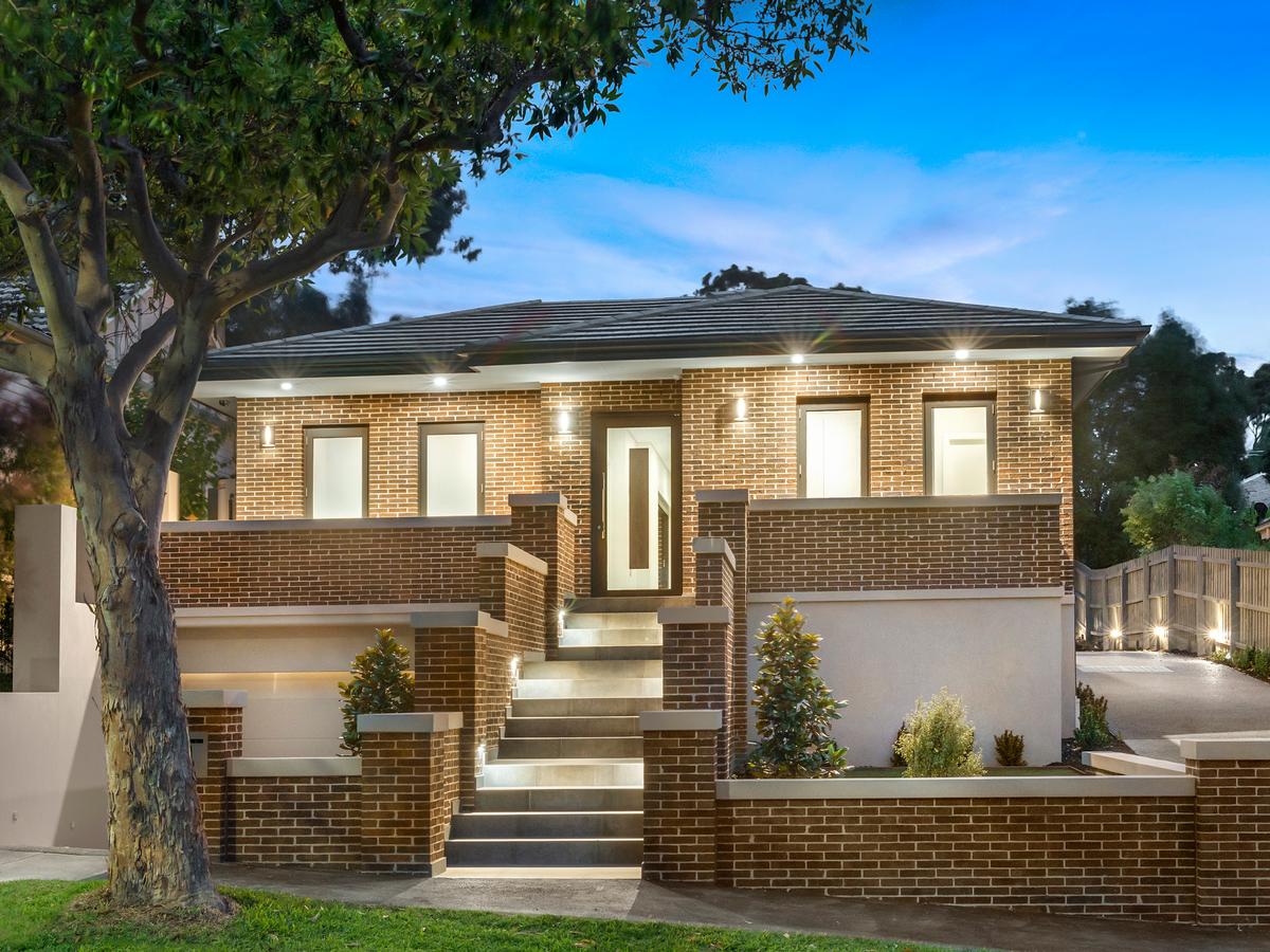 15 Martin Road GLEN IRIS