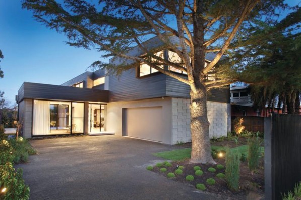 16 Banool Avenue KEW