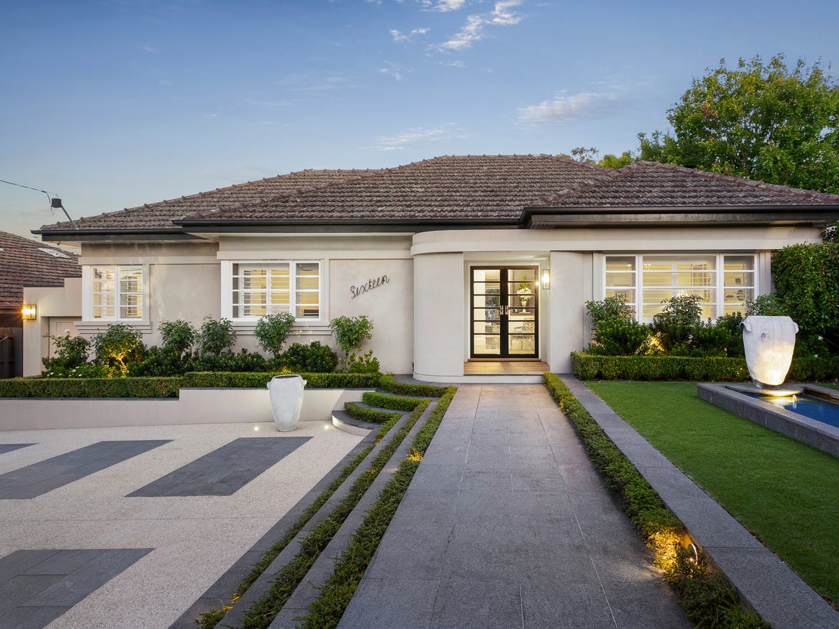 16 Black Street MONT ALBERT