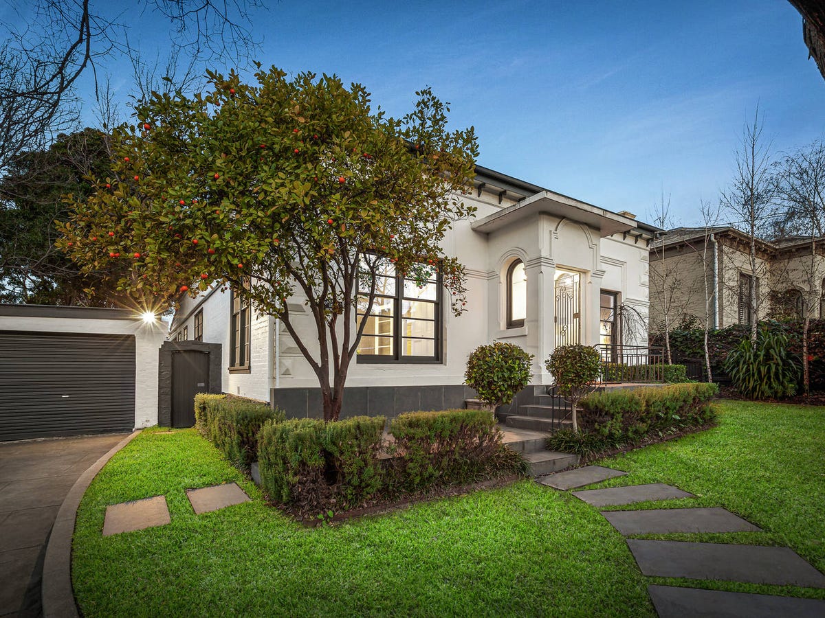 16 Canterbury Road TOORAK