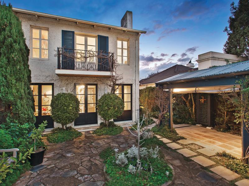 16 Cole Court TOORAK