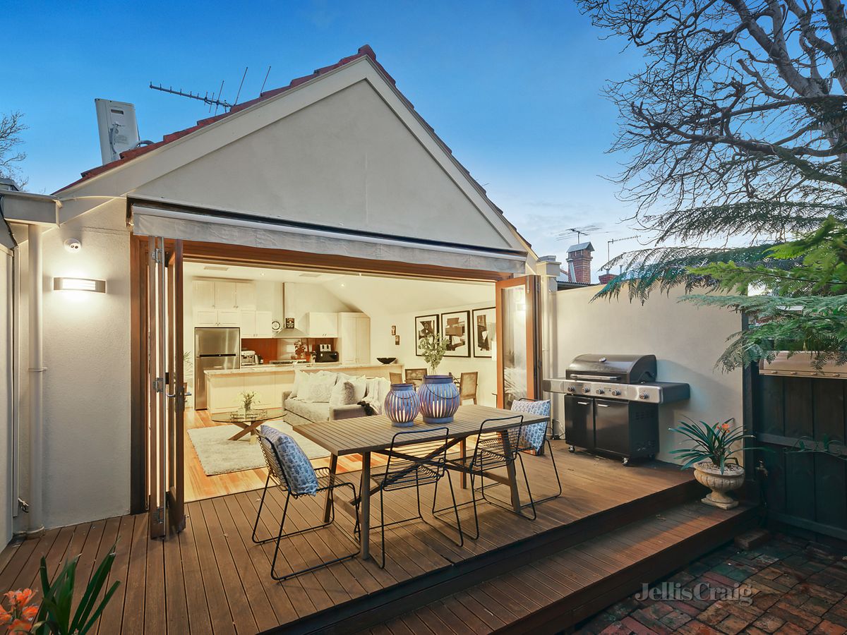 16 Fern Avenue PRAHRAN