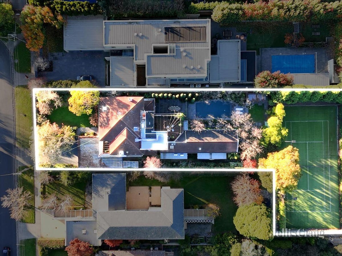 16 Findon Crescent KEW