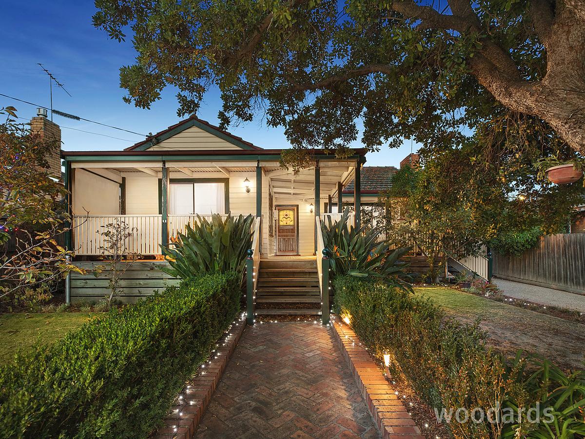 16 Flowerdale Road HAMPTON EAST