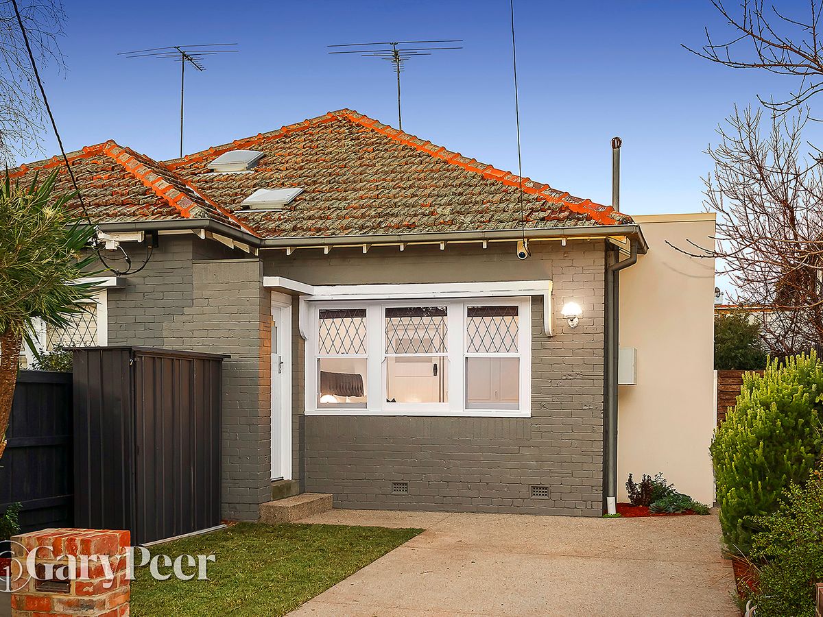 16 Hammerdale Avenue ST KILDA EAST