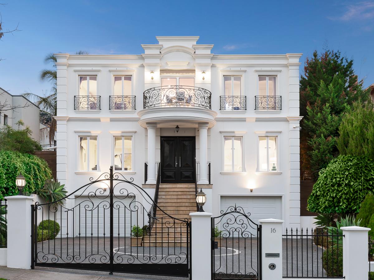16 Hodgson Street KEW
