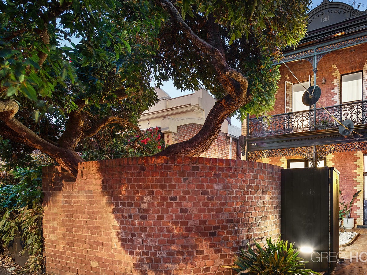 16 Kerferd Road ALBERT PARK