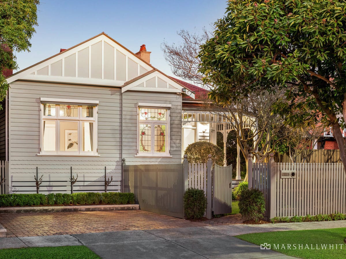 16 Louise Avenue MONT ALBERT