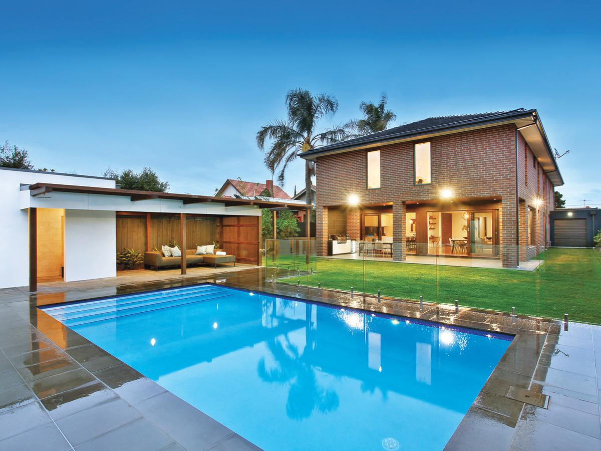 16 MacGregor Street MALVERN EAST