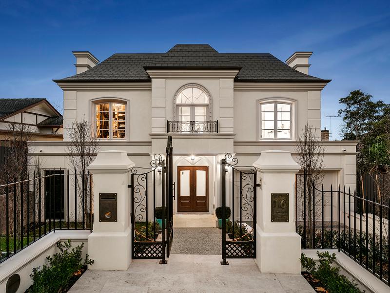 16 Maitland Avenue KEW