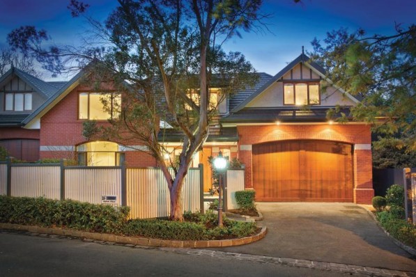 16 Sefton Place CAMBERWELL