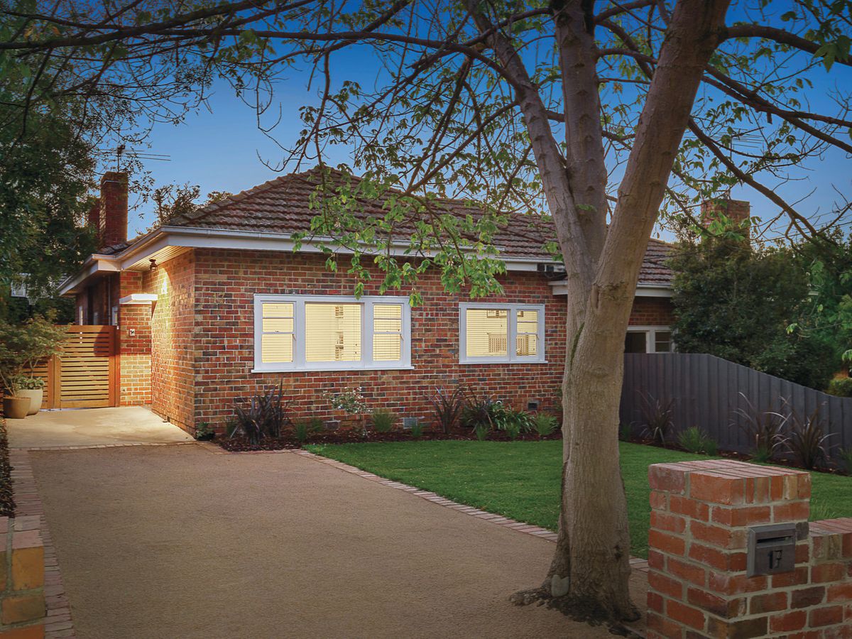 17 Banool Road SURREY HILLS