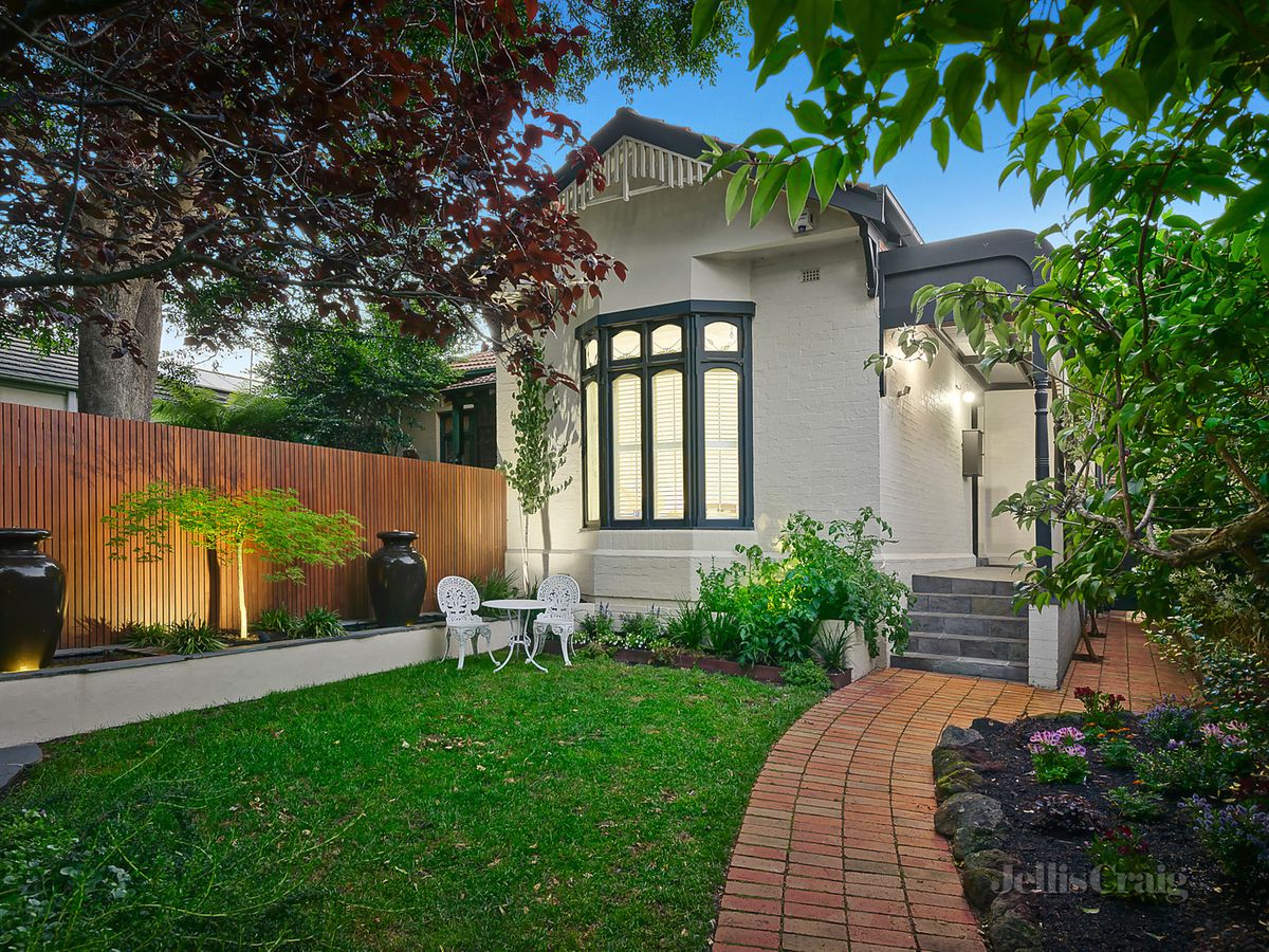 17 Erica Avenue GLEN IRIS