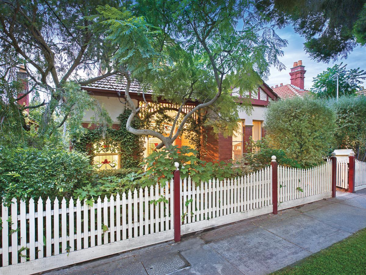 17 Gellibrand Street KEW